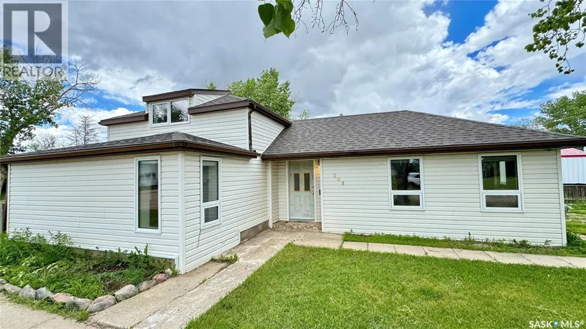 209 1st STREET E, Dinsmore, Saskatchewan S0L0T0
