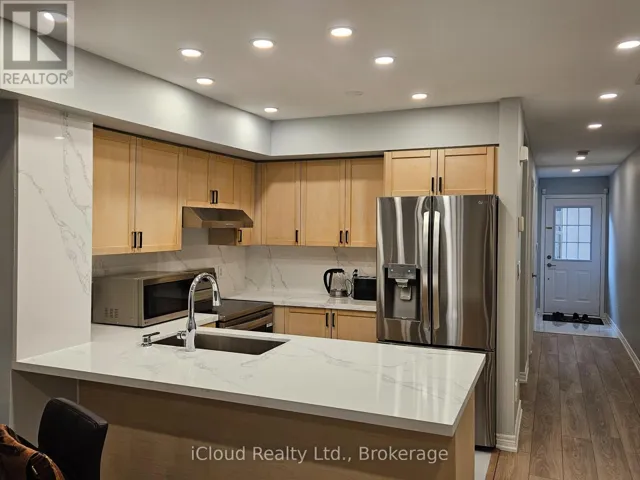 11 - 285 ANTIBES DRIVE, Toronto (Westminster-Branson), Ontario M2R3X9