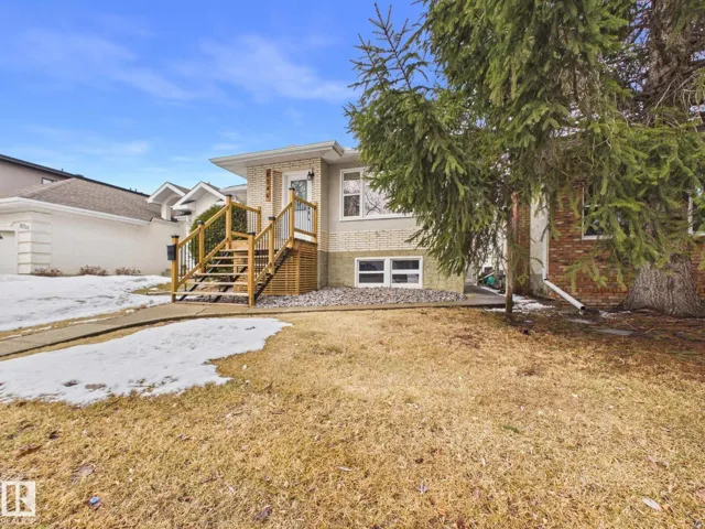 8746 84 AV NW, Edmonton, Alberta T6C1E2