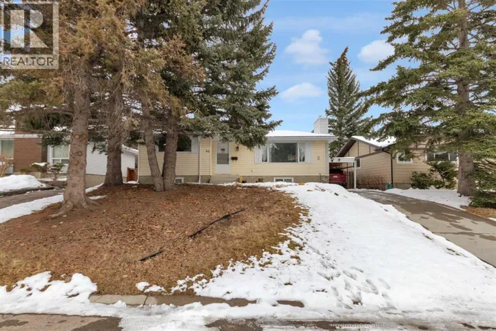 60 Dalhurst Way NW, Calgary, Alberta T3A1N7
