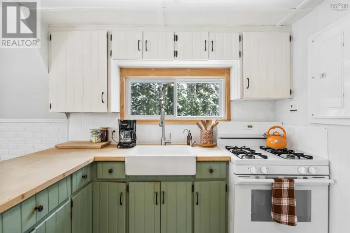 110 East Lake Road, New Albany, Nova Scotia B0S1P0