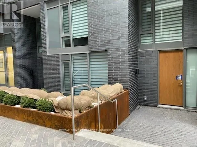 TH 109 - 106 VARNA DRIVE, Toronto (Yorkdale-Glen Park), Ontario M6H0C8