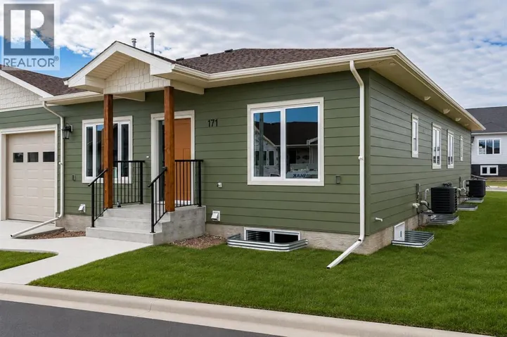 242 Parkview Lane W, Bow Island, Alberta T0K0G0