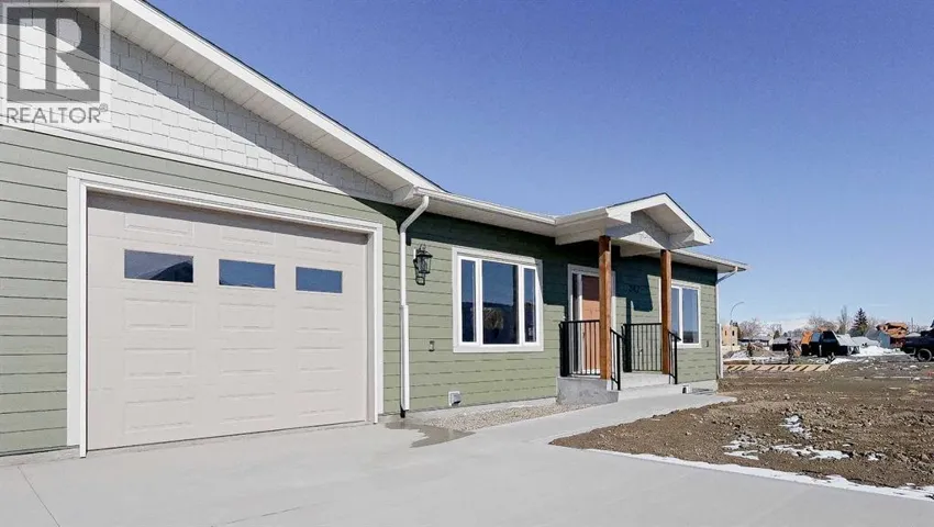 242 Parkview Lane W, Bow Island, Alberta T0K0G0