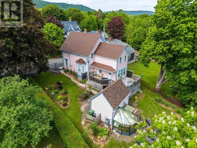 26 Garden Street, Granville Ferry, Nova Scotia B0S1A0