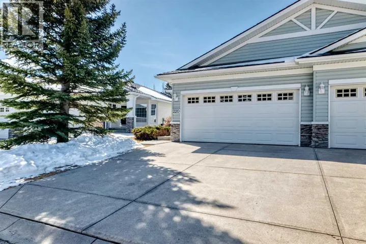 220 Rocky Ridge Villas NW, Calgary, Alberta T3G4R3