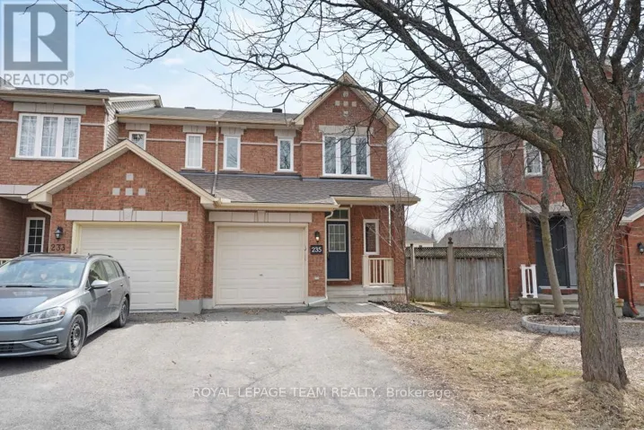 235 SADDLESMITH CIRCLE, Ottawa, Ontario K2M2Z1