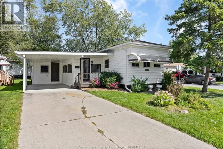 270 BEVERLY, Essex, Ontario N8M1N4