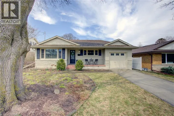 204 RODNEY Street, Waterloo, Ontario N2J1G5