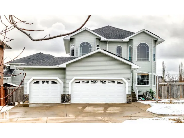 6903 38 AV, Camrose, Alberta T4V5A8