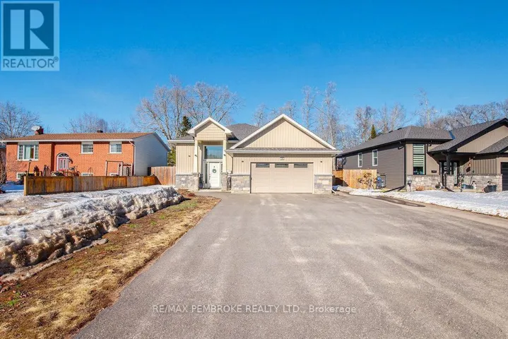 21A EAST STREET, Petawawa, Ontario K8H2N7