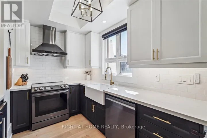 14 - 105 KAYLA CRESCENT, Vaughan (Maple), Ontario L6A4W3