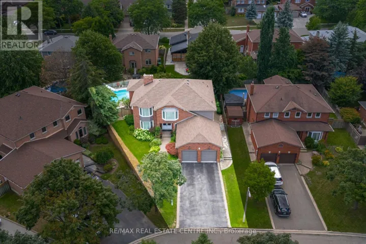15 BROOKBANK COURT, Brampton (Heart Lake East), Ontario L6Z3G4