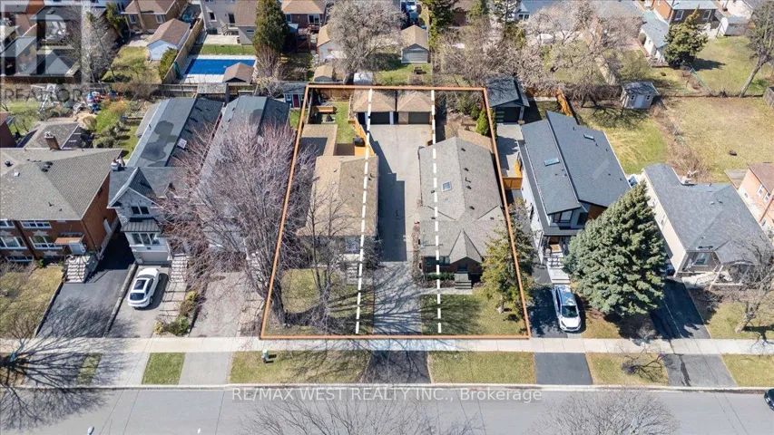 200 & 204 DELTA STREET, Toronto (Alderwood), Ontario M8W4E4