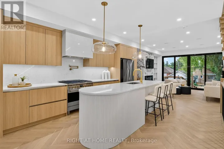 15A ROSEMEADE AVENUE, Toronto (Stonegate-Queensway), Ontario M8Y3A2