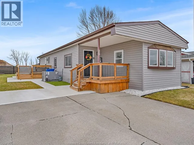 25 PARKSIDE, McGregor, Ontario N0R1J0