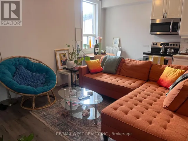 FRONT U - 926 COLLEGE STREET, Toronto (Dufferin Grove), Ontario M6H1A4