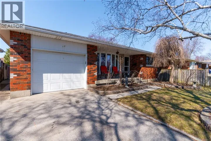 17 PALM Crescent, Brantford, Ontario N3R5G1
