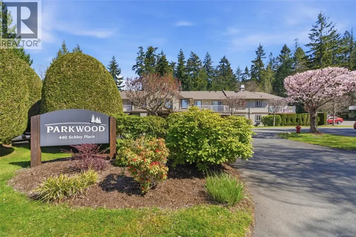 203 440 Schley Pl, Qualicum Beach, British Columbia V9K2M5