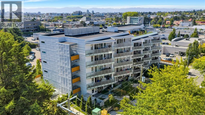 603 881 Short St, Saanich, British Columbia V8X0B7