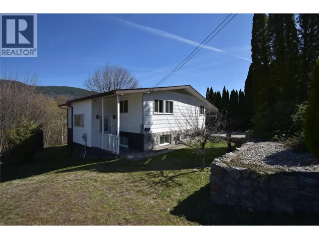 3605 9th Avenue, Castlegar, British Columbia V1N2Z6