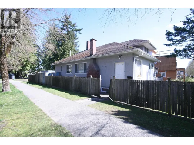 1807 E 38TH AVENUE, Vancouver, British Columbia V6P1G6
