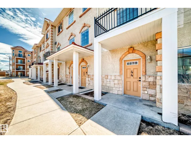 #44 13825 155 AV NW, Edmonton, Alberta T6V0B8