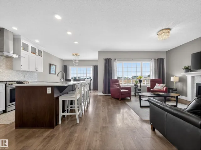 1047 COOPERS HAWK LINK LI NW, Edmonton, Alberta T5S0M2