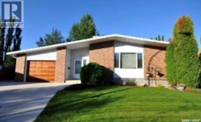 302 Bentham CRESCENT, Saskatoon, Saskatchewan S7N3V4