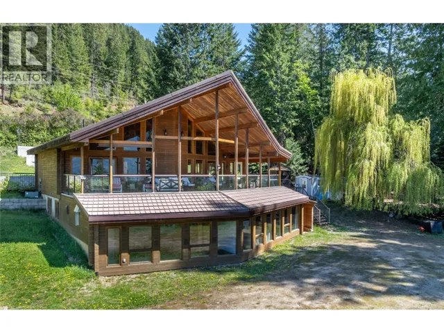 12437 BOSWELL Road, Boswell, British Columbia V0B1A0
