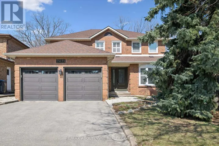 2421 HARGOOD PLACE, Mississauga (Streetsville), Ontario L5M3G6