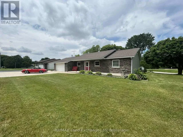 1041 MAIN STREET, Howick, Ontario N0G2X0