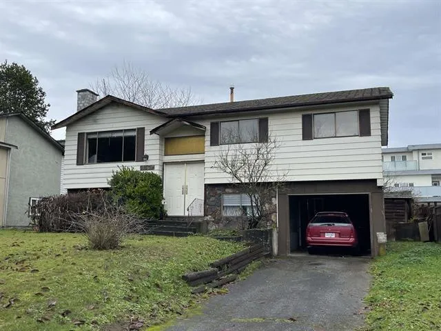 8868 ROSLIN PLACE, Surrey, British Columbia V3V6L8