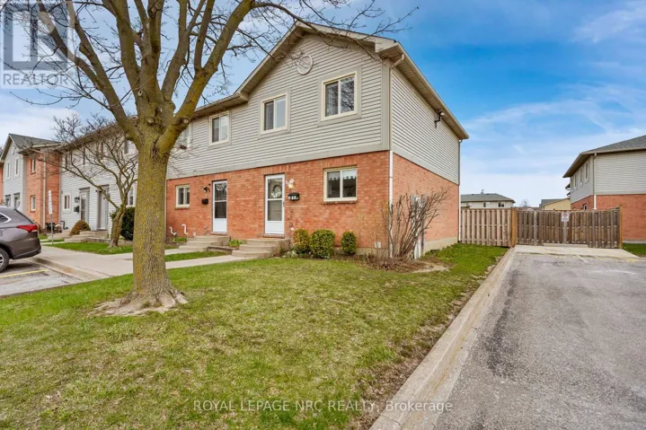61 - 65 DORCHESTER BOULEVARD, St. Catharines (Carlton/Bunting), Ontario L2M7T1