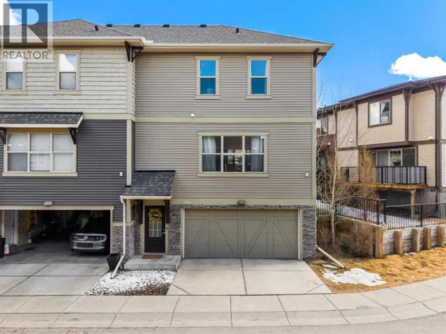 901, 32 Horseshoe Crescent, Cochrane, Alberta T4C2P4