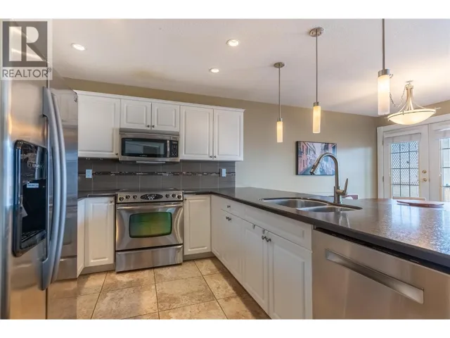 875 SAHALI Terrace Unit# 307, Kamloops, British Columbia V2C6W8