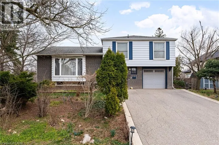557 TRAFFORD Crescent, Oakville, Ontario L6L3T4