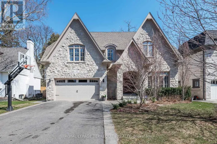 11 CHESTNUT HILLS PARKWAY, Toronto (Edenbridge-Humber Valley), Ontario M9A3P7