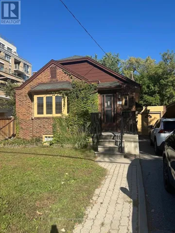 931 ROYAL YORK ROAD, Toronto (Stonegate-Queensway), Ontario M8Y2V8