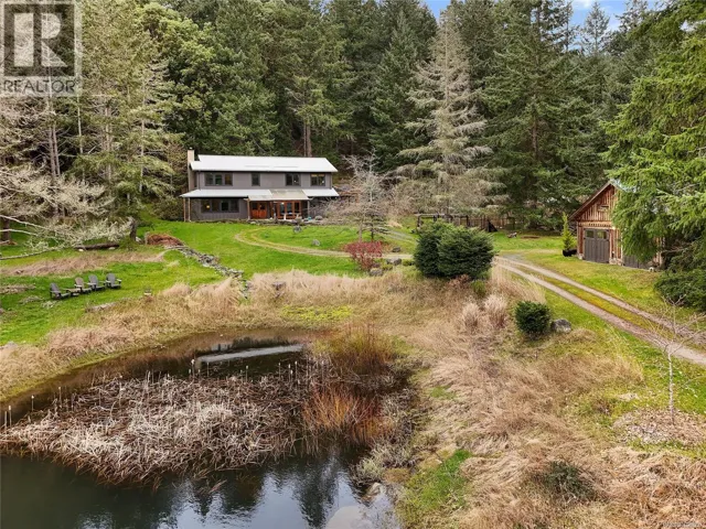 594 Horton Bay Rd, Mayne Island, British Columbia V0N2J2