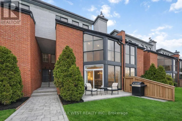 100 ARBORS LANE, Vaughan (West Woodbridge), Ontario L4L7G4