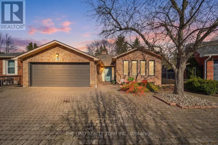 17 APRIL GARDENS, Aurora (Aurora Heights), Ontario L4G4R7