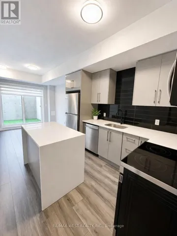 110 - 6065 MCLEOD ROAD, Niagara Falls (Arad/Fallsview), Ontario L2G0Z7