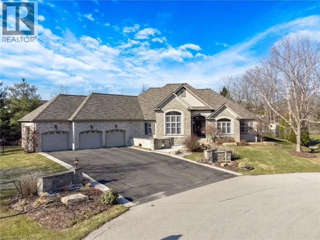 224 OREGON Court, Kitchener, Ontario N2P2S4