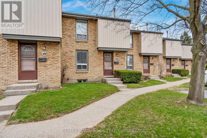48 - 302 VINE STREET, St. Catharines (Carlton/Bunting), Ontario L2M7M6