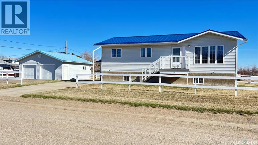 215 Lonsdale STREET, Maple Creek, Saskatchewan S0N1N0