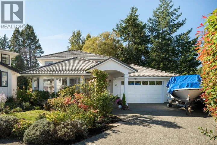 1395 Epsom Close, Saanich, British Columbia V8P5S8