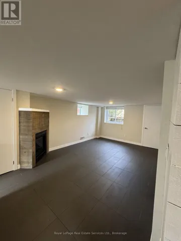 LOWER LEVEL - 40 BOND STREET, Oakville (CO Central), Ontario L6K1L7