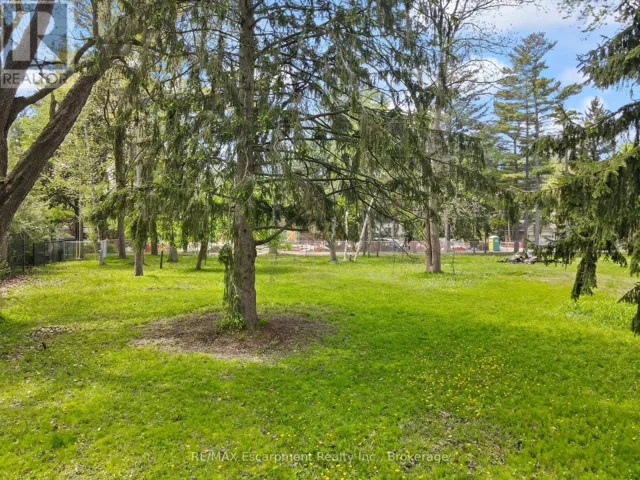 2322 BENNINGTON GATE, Oakville (FD Ford), Ontario L6J6C2