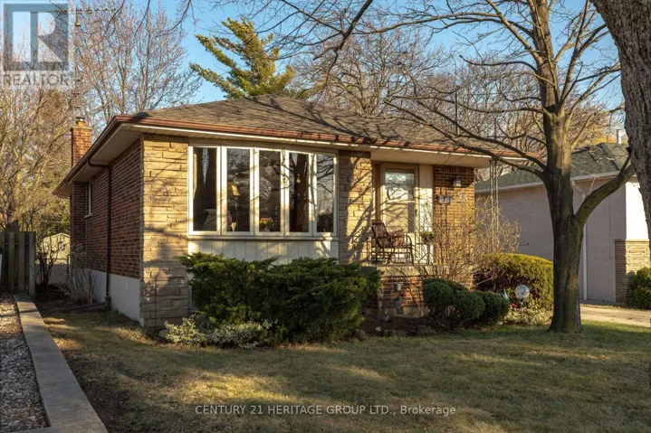 98 CAMEO AVENUE, Hamilton (Macassa), Ontario L8V2H3